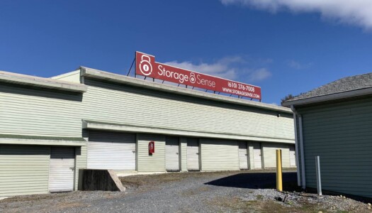 Drive-up storage units with second floor of indoor units
