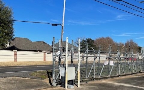 Secure entry gate
