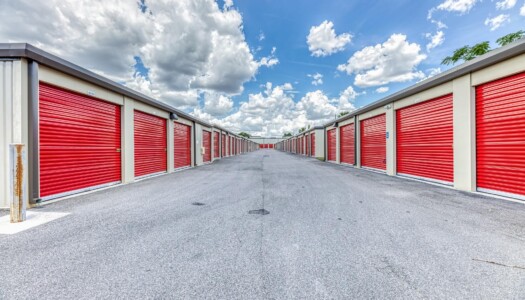 Wide Drive Aisles in Apopka FL
