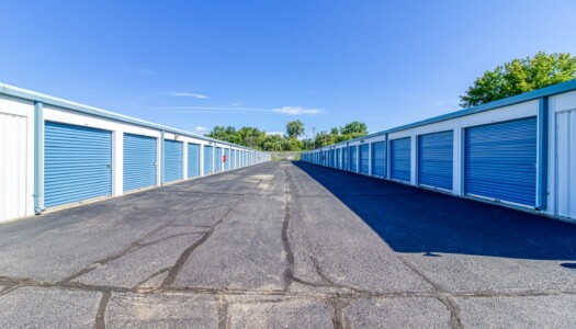 Wide Drive Aisles in Jackson MI on West Michigan Avenue