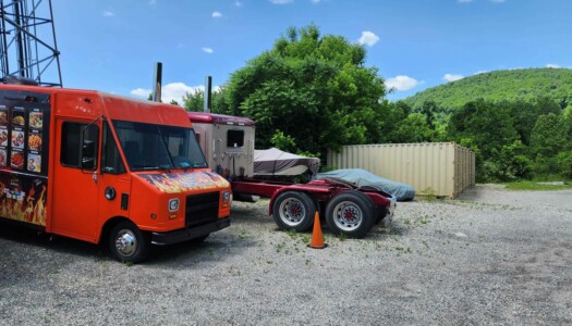 Special vehicle storage that can support vehicles like food trucks and trailers